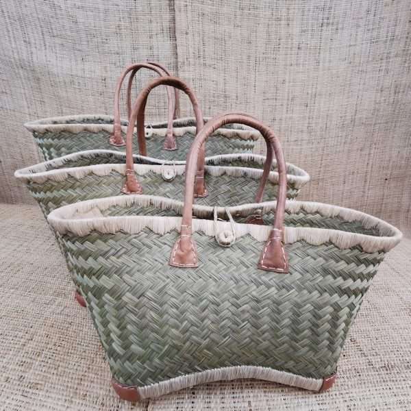 Panier, cabas aravola en fibre naturel avec anses de 50 cm de fabrication artisanale éthique.